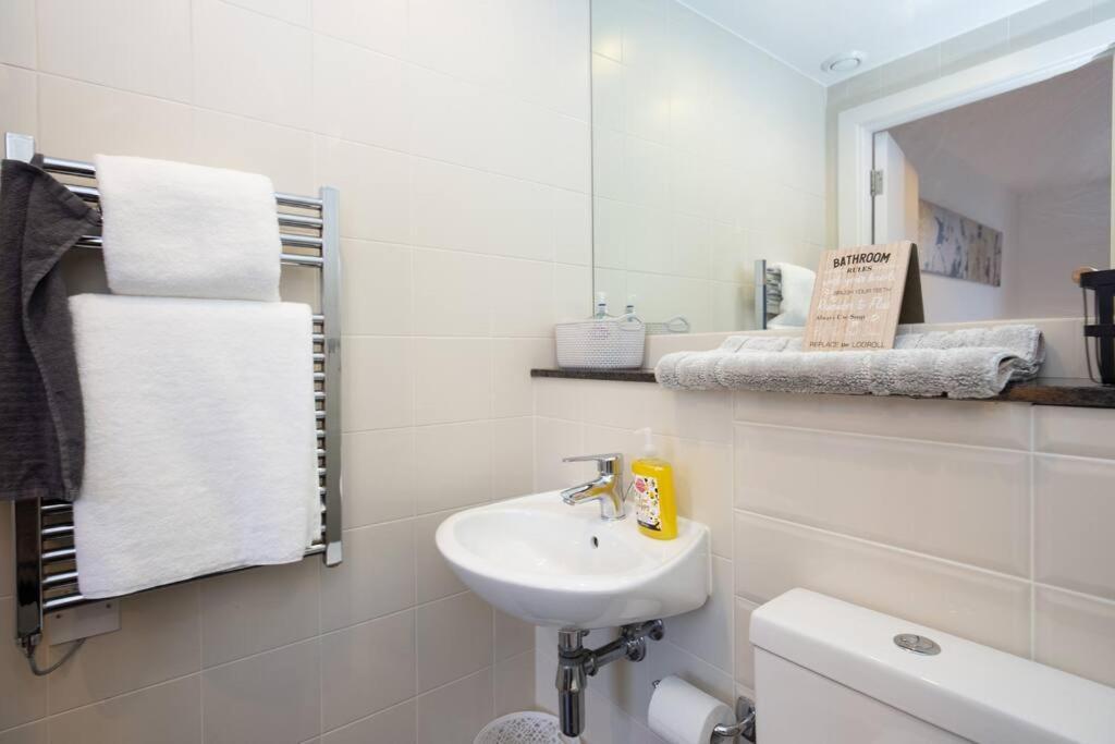 Stylish Mediacity 2Bed, Sleeps 6, Amazing Views Manchester Zewnętrze zdjęcie