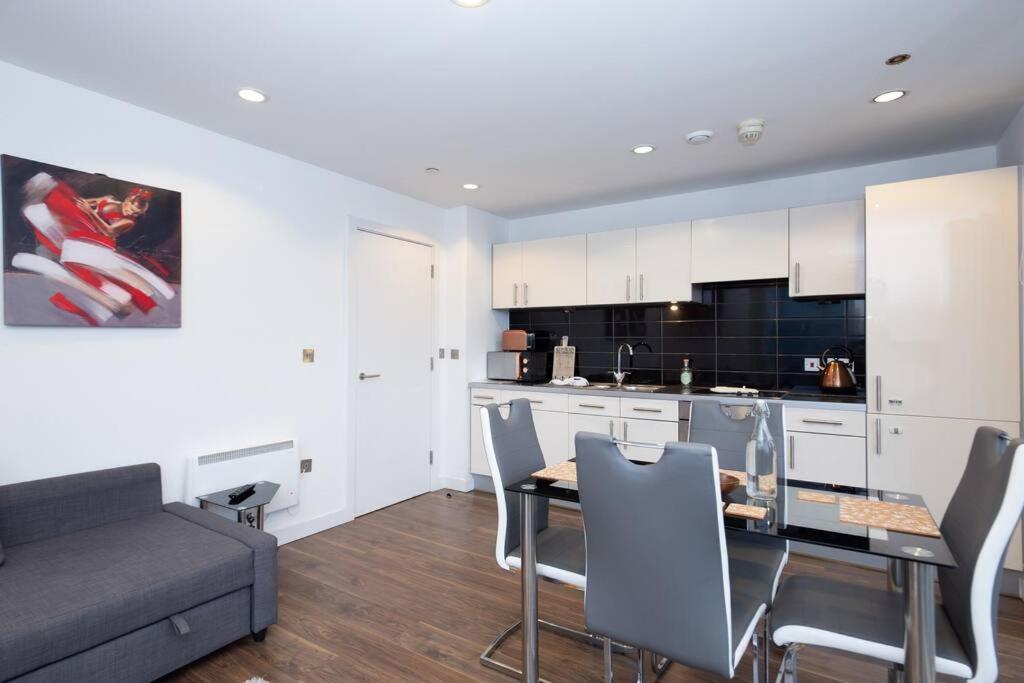 Stylish Mediacity 2Bed, Sleeps 6, Amazing Views Manchester Zewnętrze zdjęcie