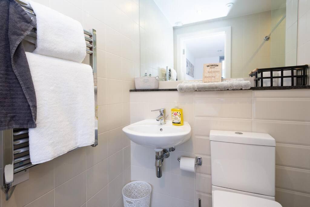 Stylish Mediacity 2Bed, Sleeps 6, Amazing Views Manchester Zewnętrze zdjęcie