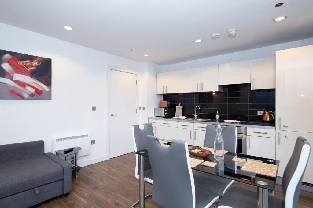 Stylish Mediacity 2Bed, Sleeps 6, Amazing Views Manchester Zewnętrze zdjęcie