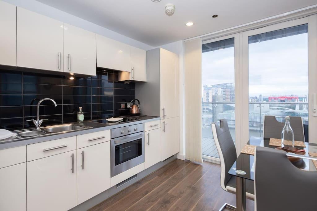 Stylish Mediacity 2Bed, Sleeps 6, Amazing Views Manchester Zewnętrze zdjęcie